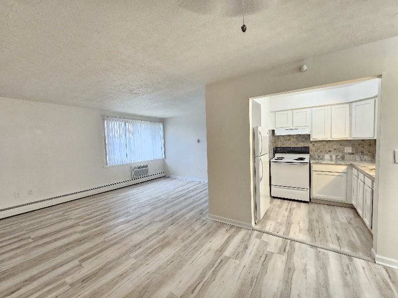 1851 Wmile Rd - Photo 5 of 18