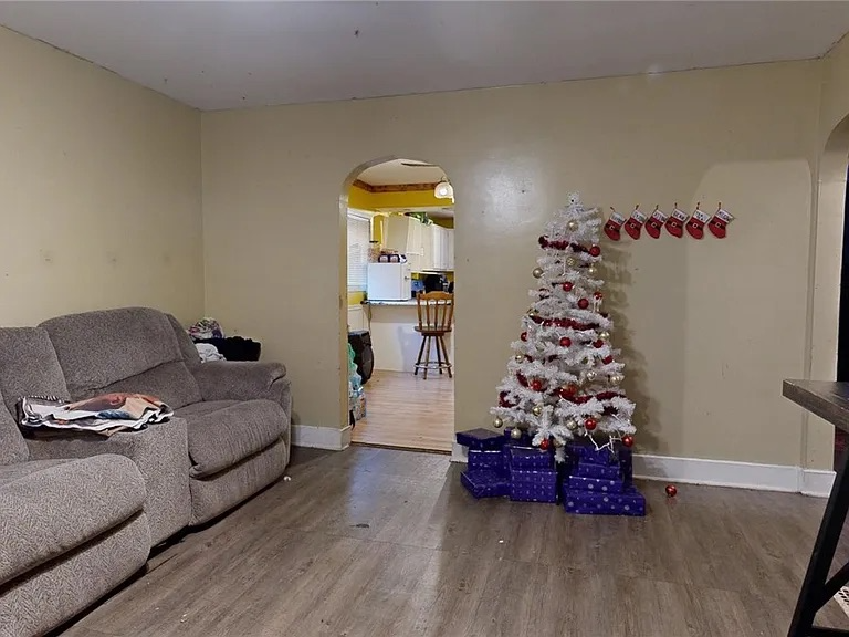 868 W Center St - Photo 5 of 10