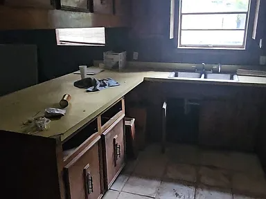 539 Erie St - Photo 4 of 10