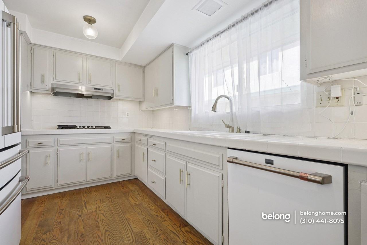 6509 Kester Ave #1 - Photo 5 of 20