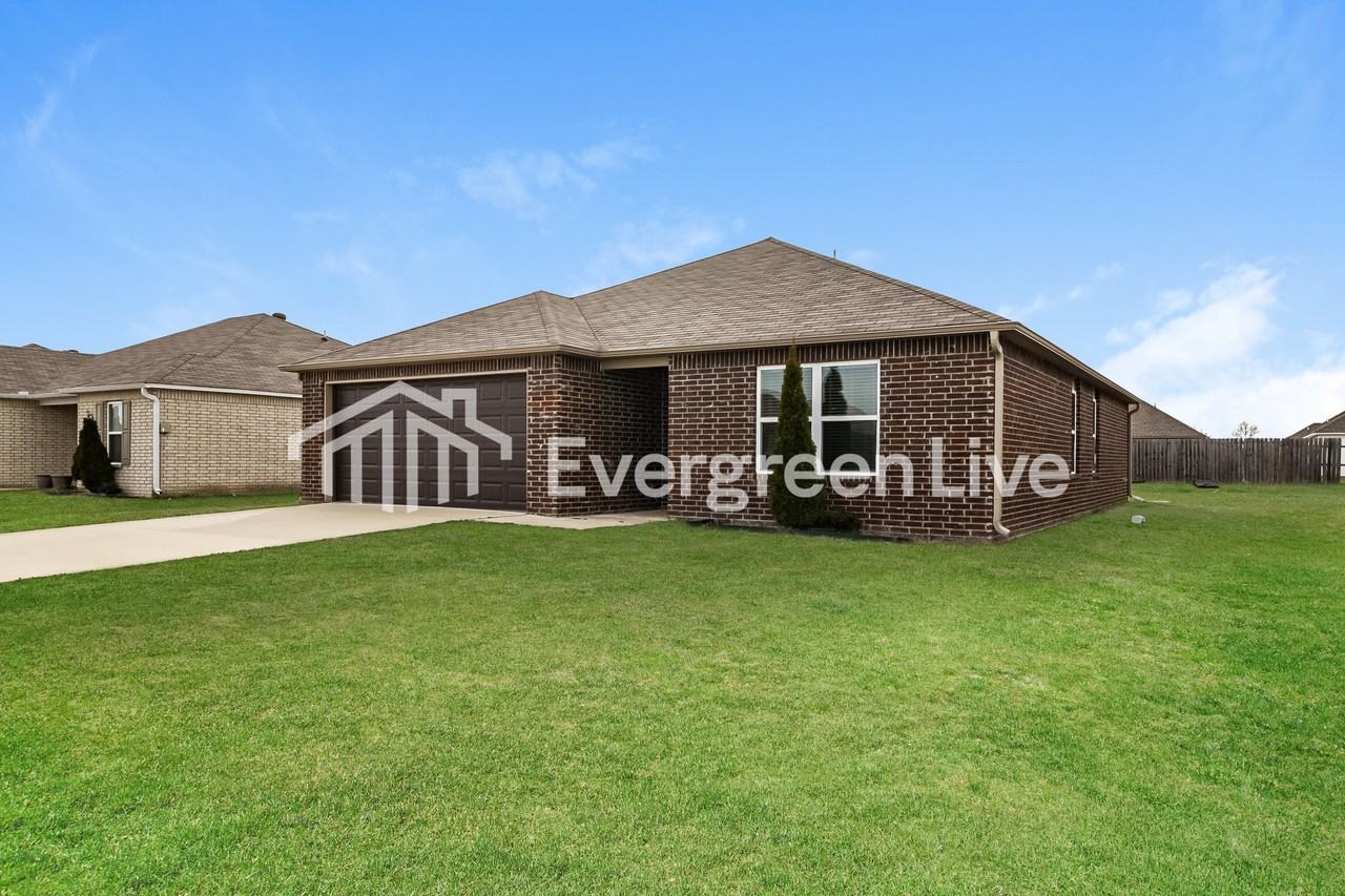 3821 Glitterman Dr - Photo 2 of 15