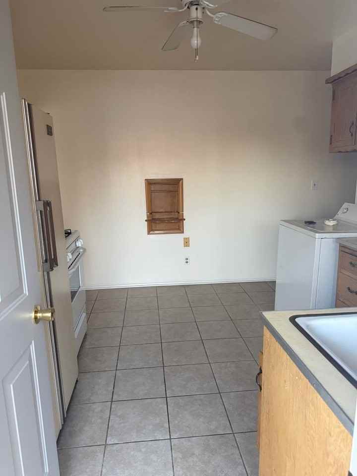 615 Elm Ave - Photo 5 of 9