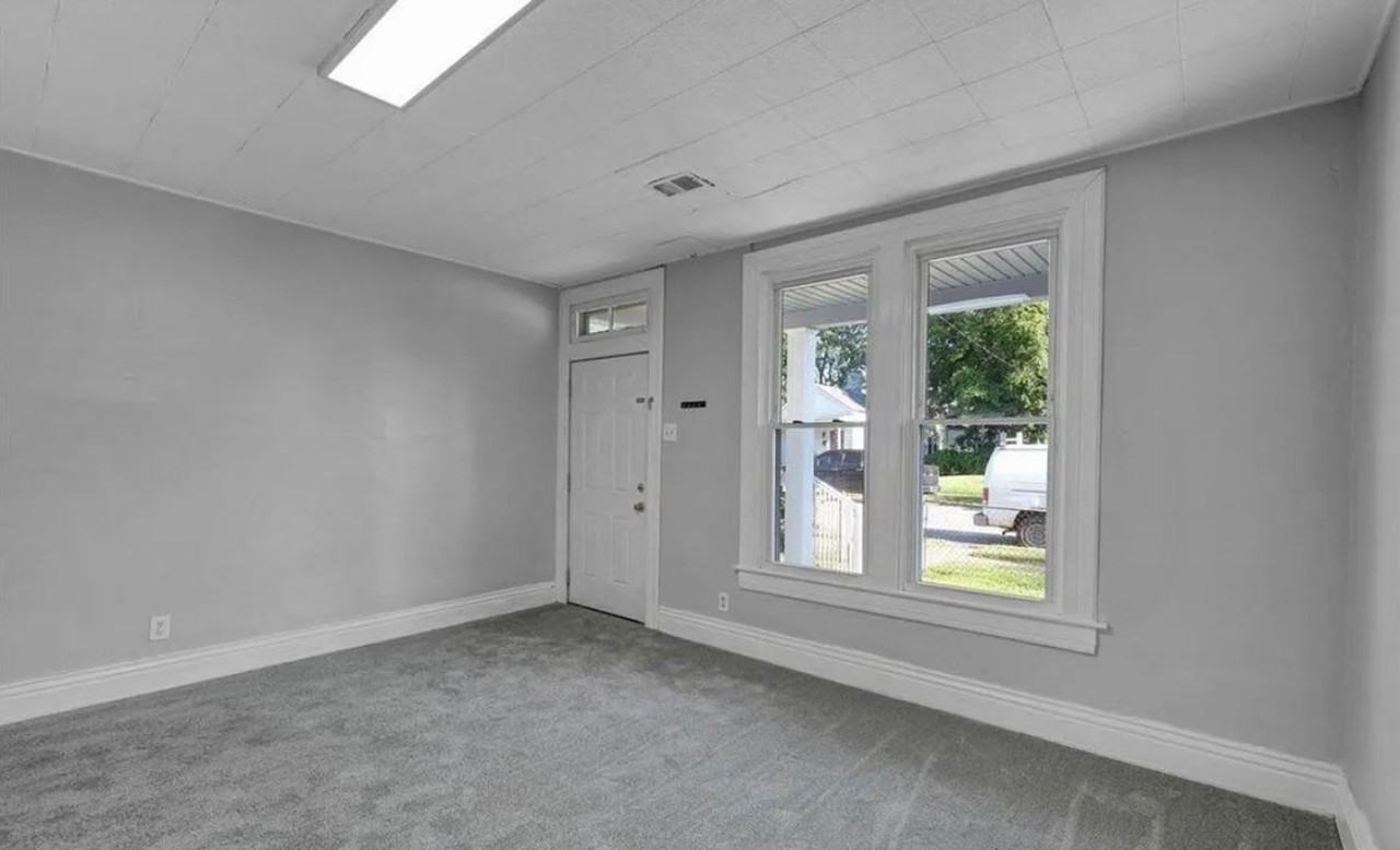 536 Wainwright Ave - Photo 2 of 10