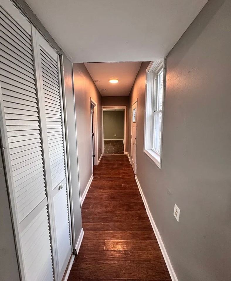 536 Wainwright Ave - Photo 3 of 10