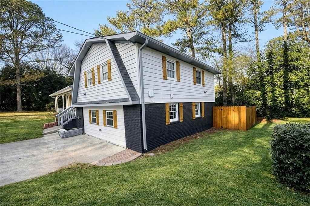 3210 Ebenezer Rd - Photo 3 of 28