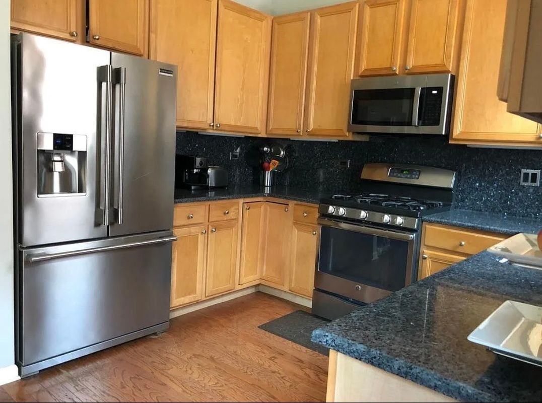 842 W 15th Pl - Photo 6 of 14