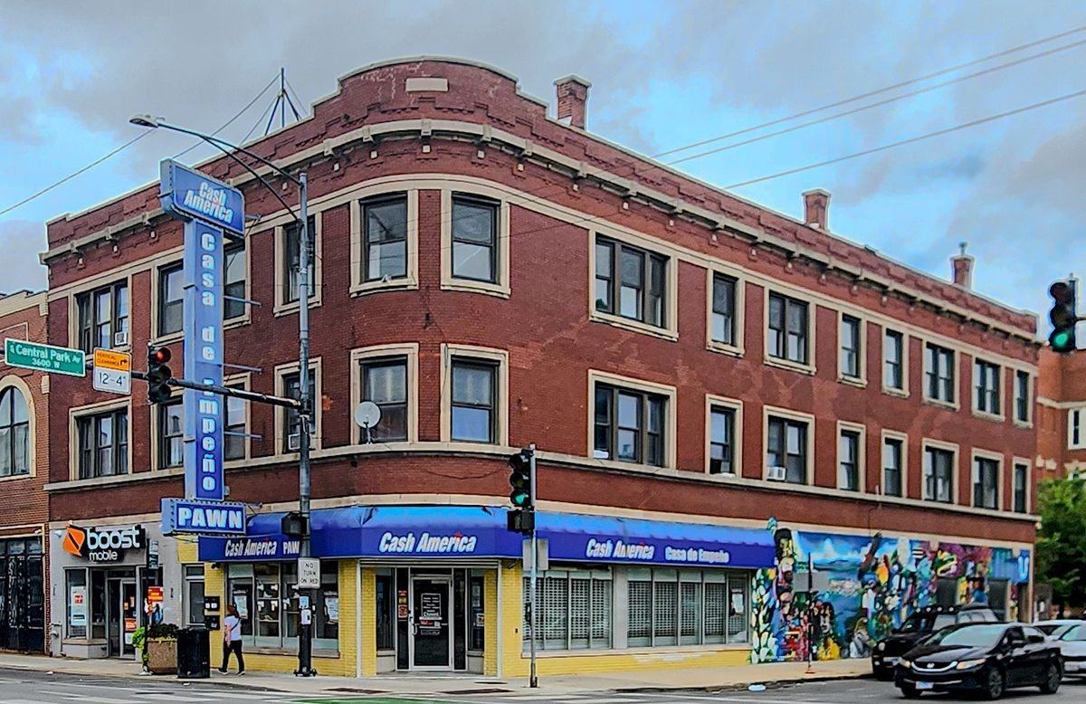 2552 S Central Park Ave - Photo 2 of 31