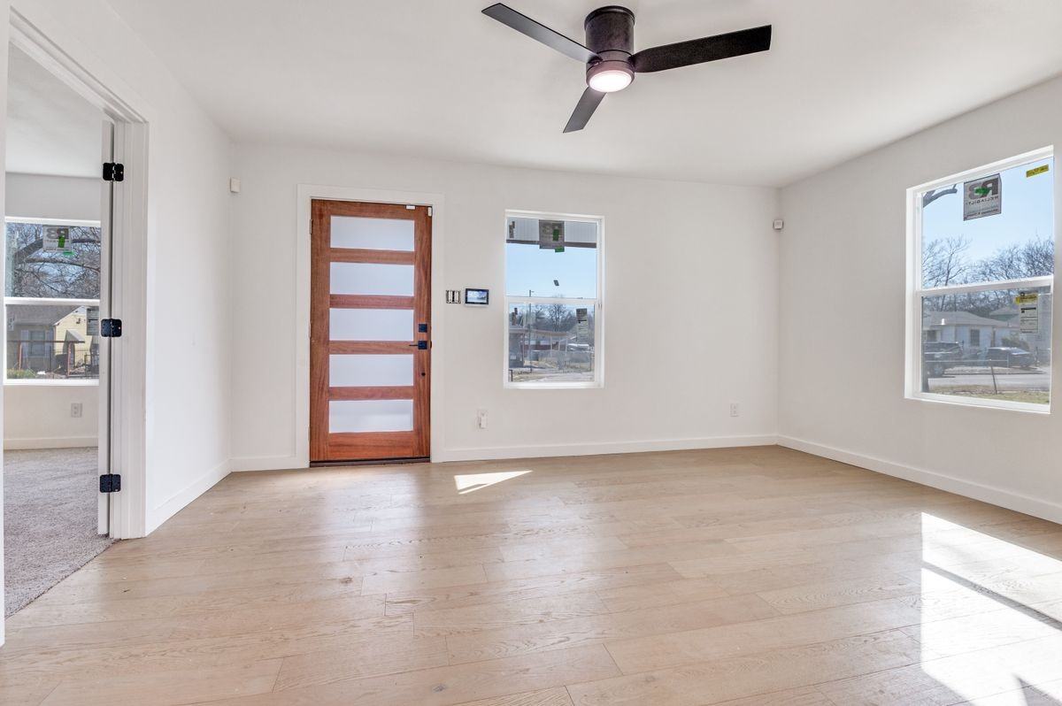 2503 Stovall Dr - Photo 4 of 25