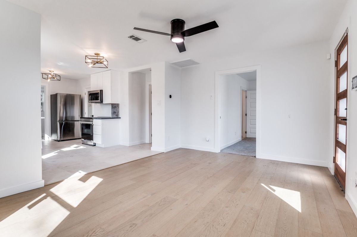 2503 Stovall Dr - Photo 5 of 25