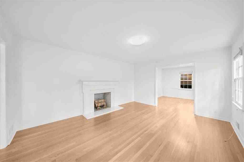 4890 High Point Rd - Photo 6 of 35