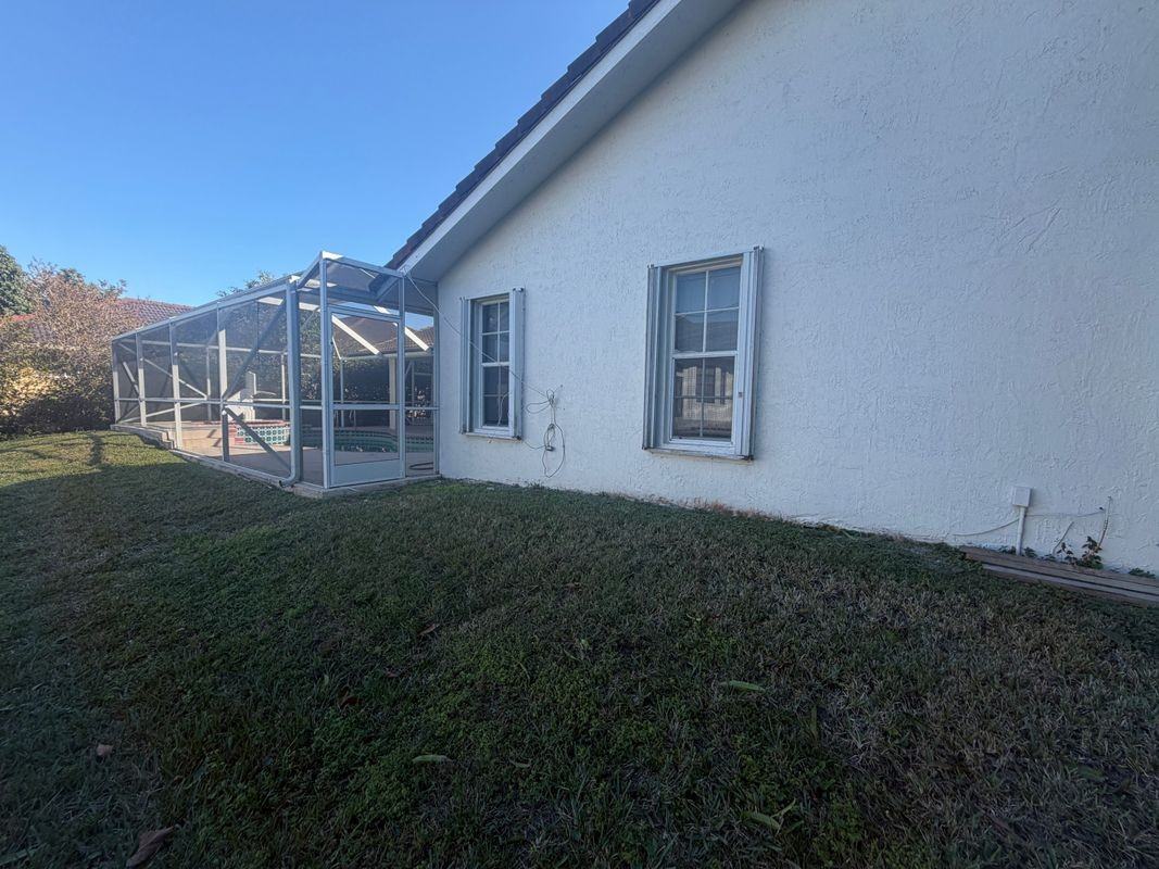 11241 Nw 22nd St - Photo 4 of 30