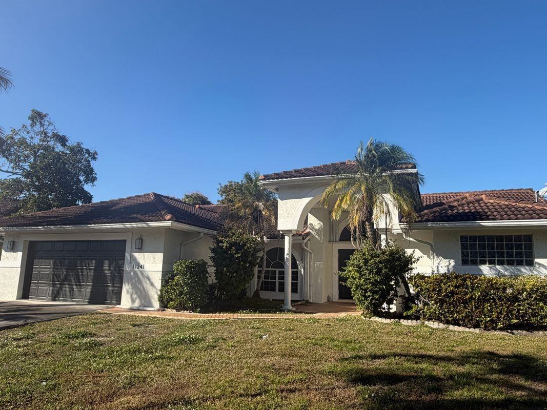 11241 Nw 22nd St - Photo 6 of 30