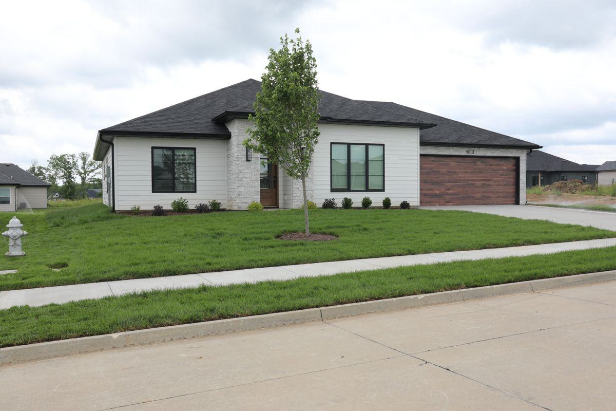 4613 Chambers Bay Dr - Photo 3 of 31