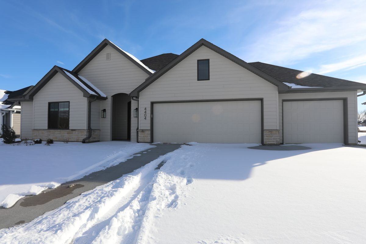 4404 Kingston Heath Dr - Photo 2 of 36