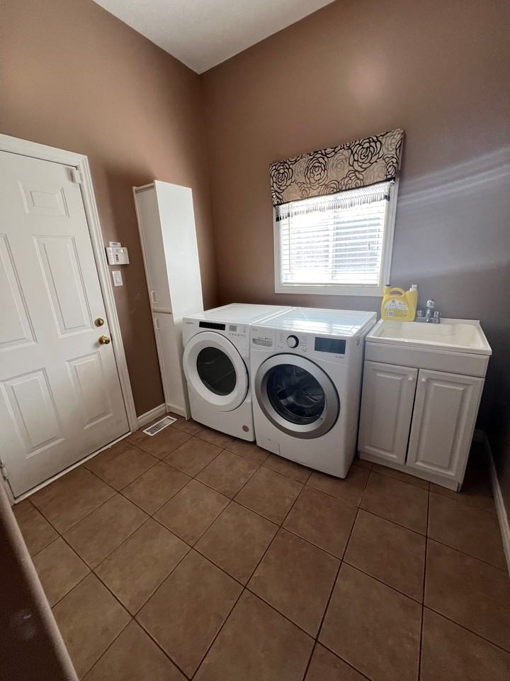 45 Irving Crescent - Photo 7 of 16