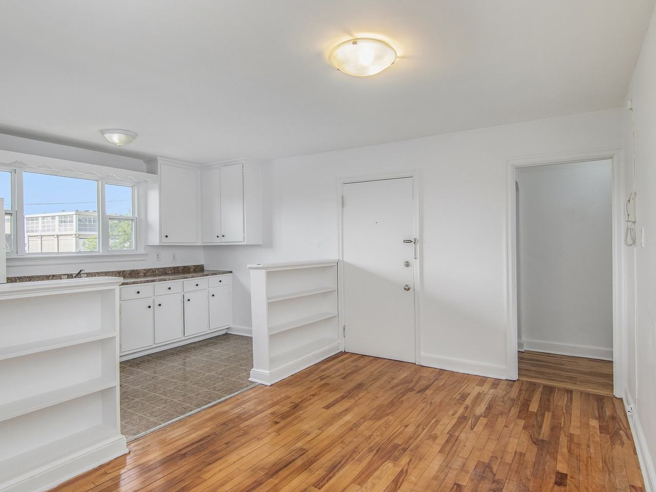 Tillbury Apartments - Photo 5 of 8