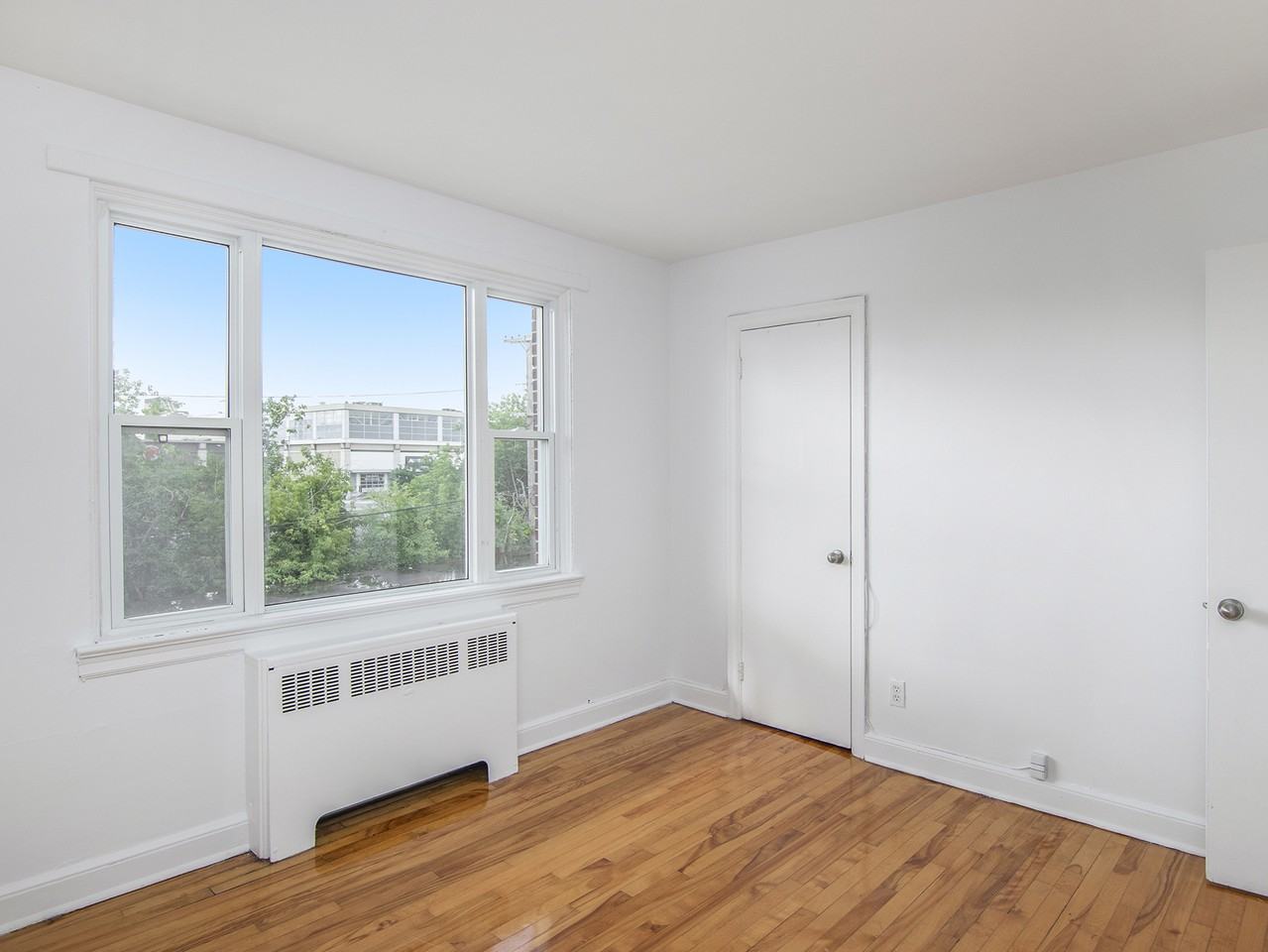 Tillbury Apartments - Photo 7 of 8