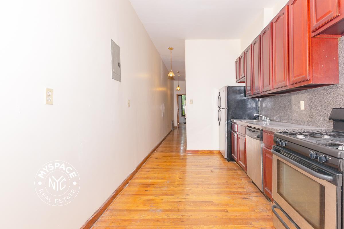 763 Saint Johns Pl #1L - Photo 2 of 11