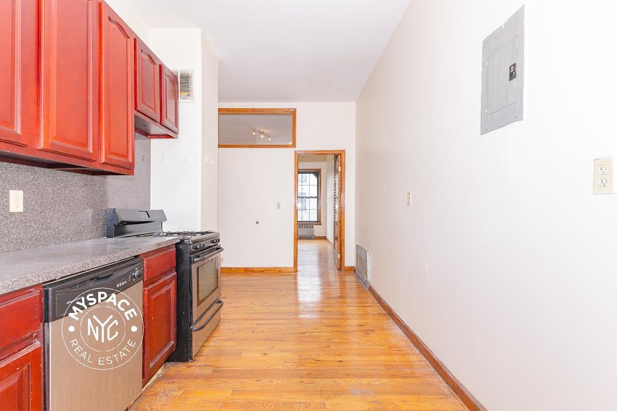 763 Saint Johns Pl #1L - Photo 4 of 11