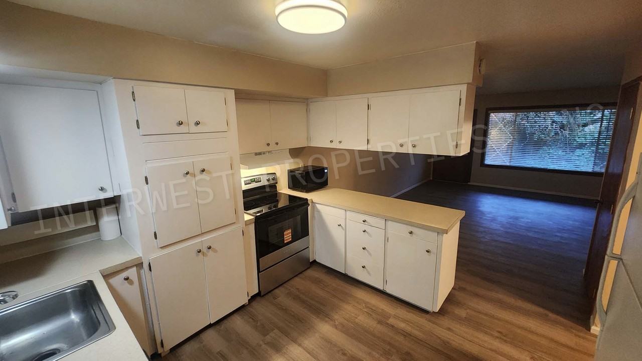 10 E Avenue #C - Photo 6 of 17