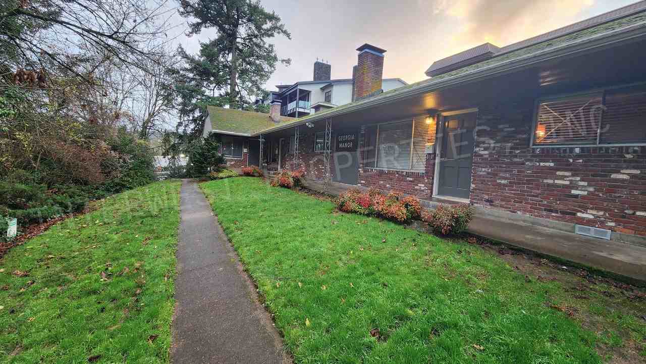 10 E Avenue #C - Photo 2 of 17