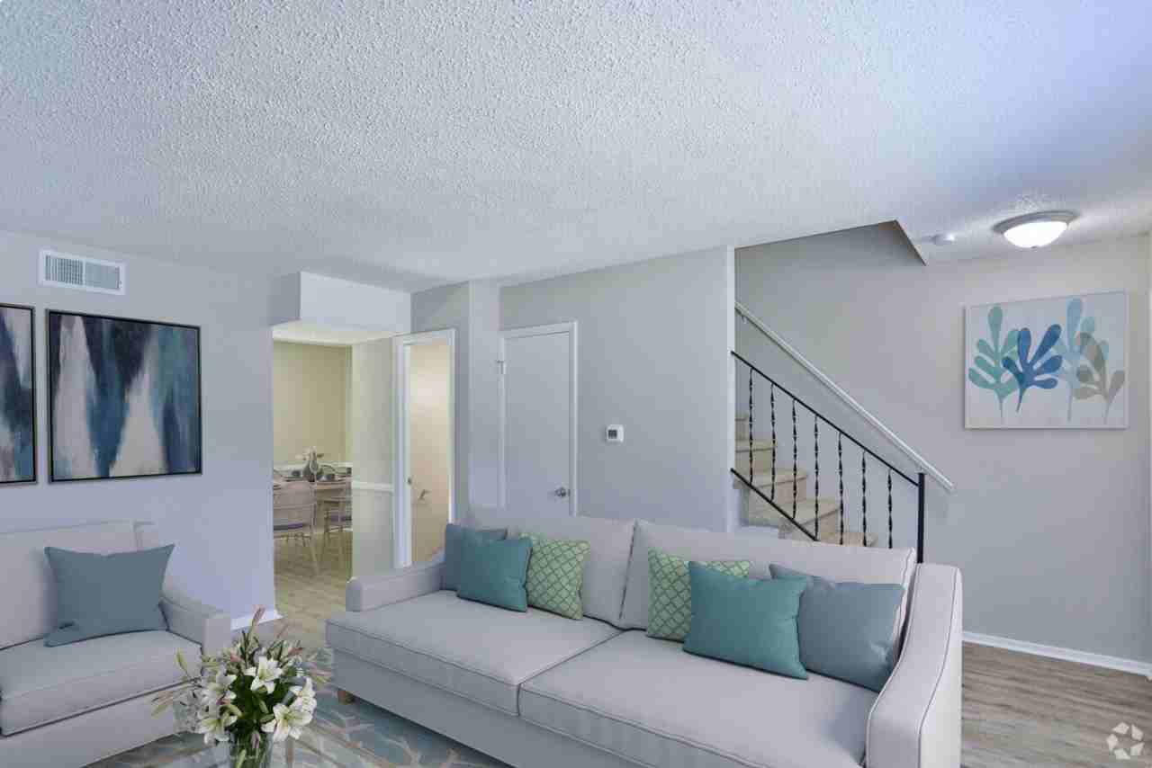 The Oaks at Monroe - Photo 4 of 15