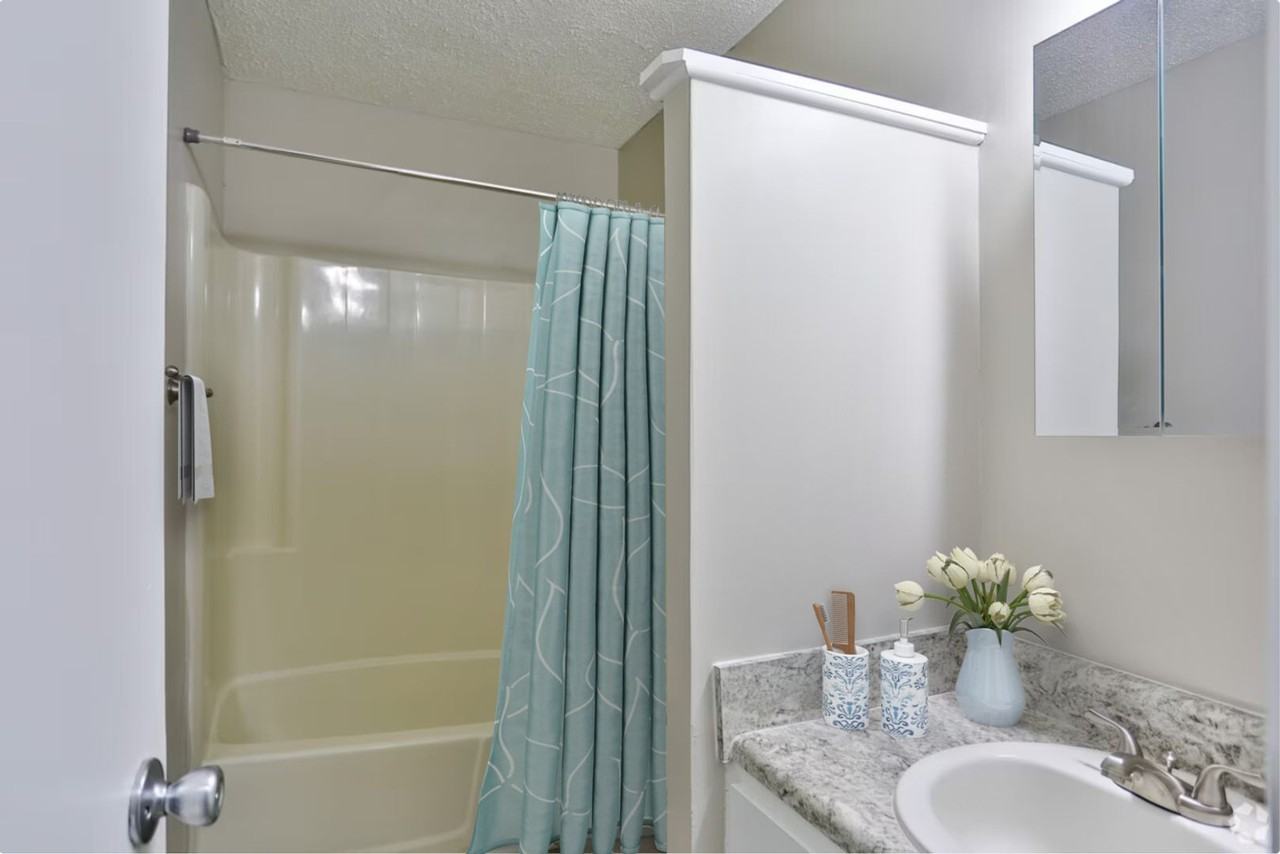 The Oaks at Monroe - Photo 5 of 15