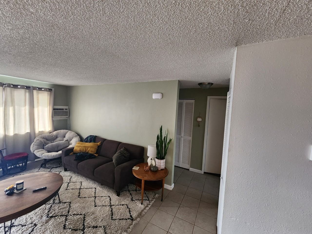 525 W Twilight Ct - Photo 2 of 10