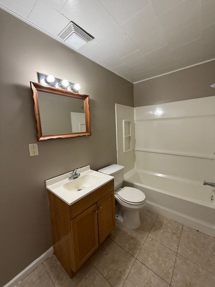 Anthony Wayne Villas and Flats - Photo 3 of 12