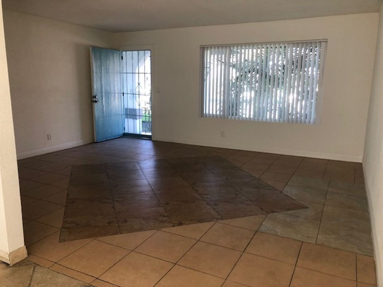 2146 - Photo 3 of 30