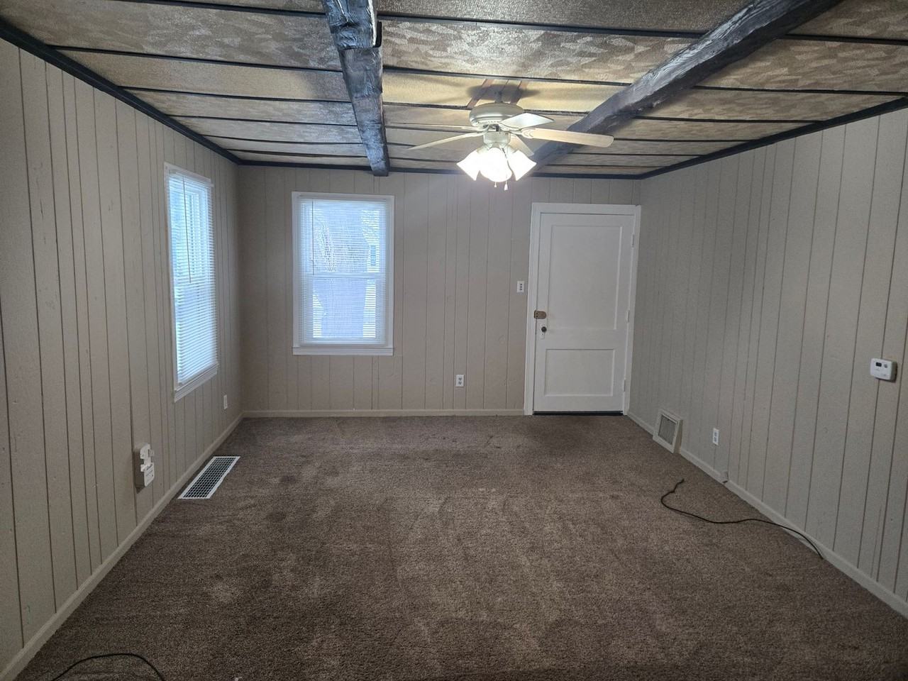 159 Monroe St - Photo 3 of 7