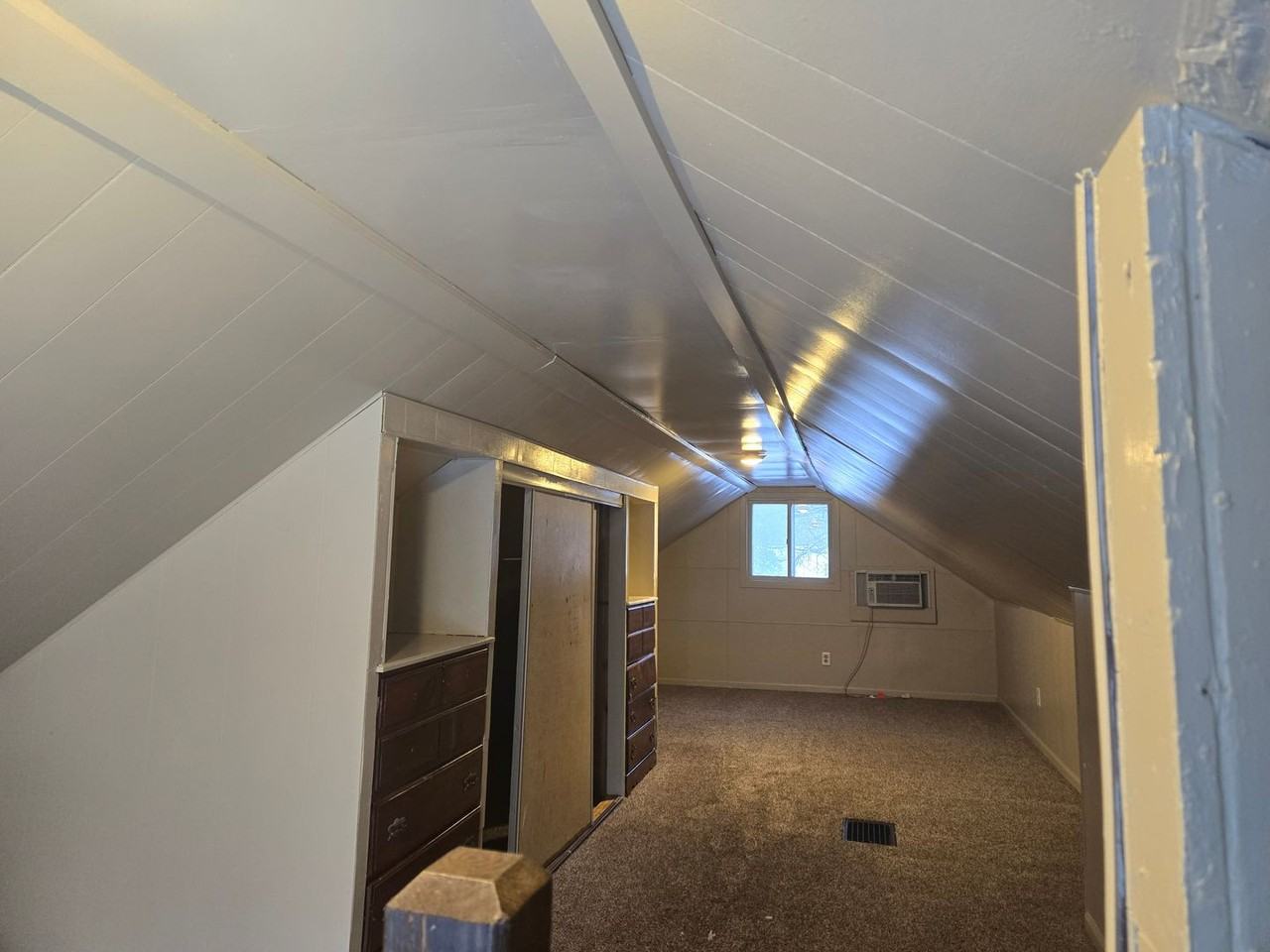 159 Monroe St - Photo 5 of 7