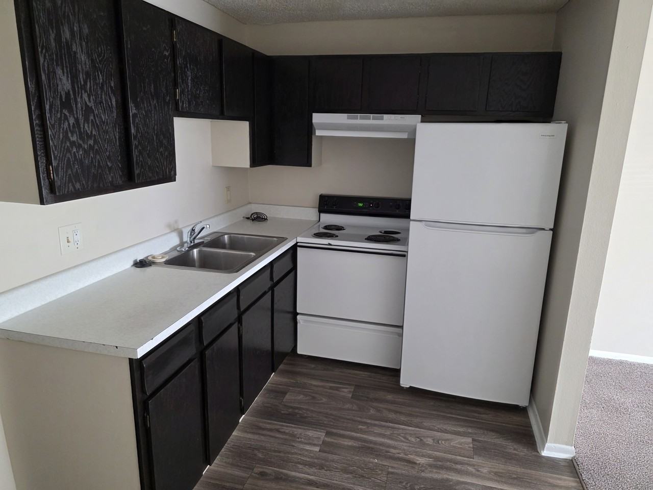 69 Blackburn Ln #6 - Photo 2 of 8