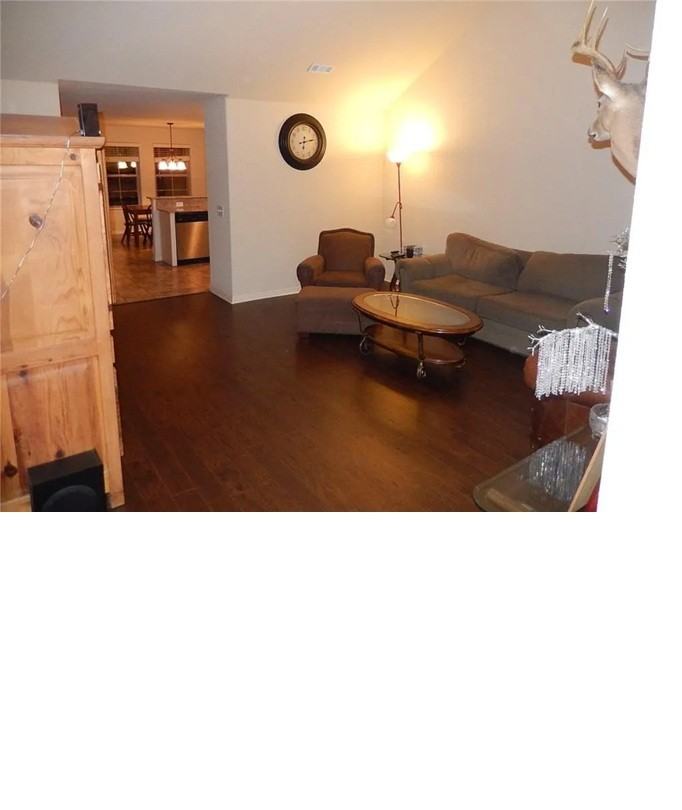 848 Oakwood Ct #848 - Photo 2 of 8