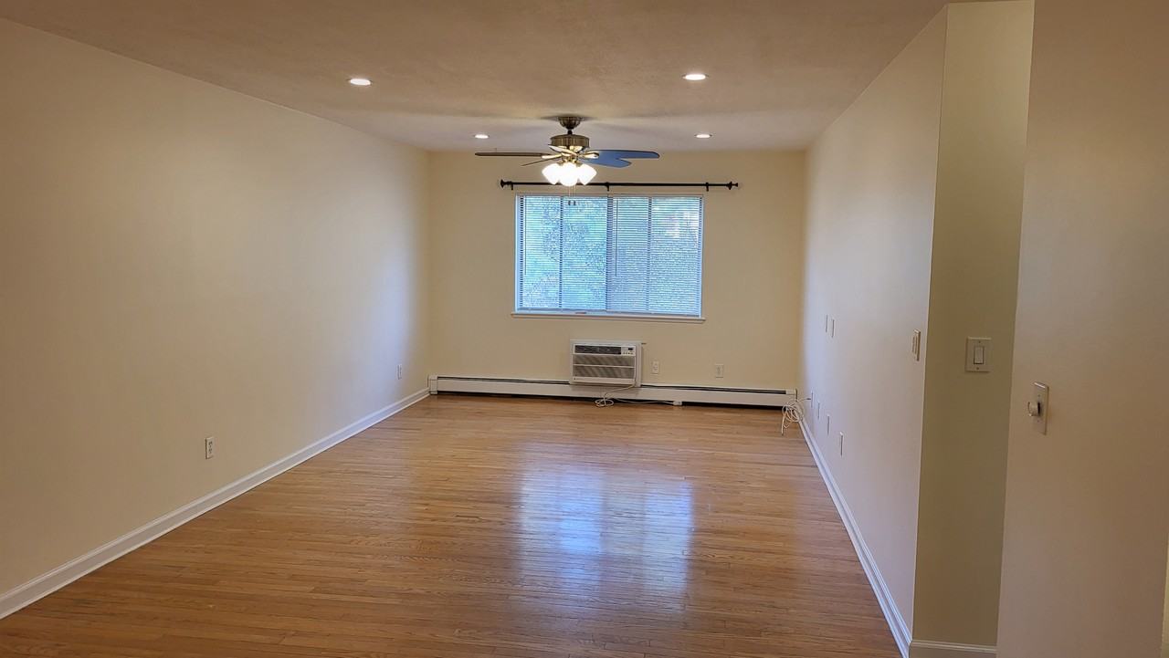 235 Henry Ave #11N - Photo 7 of 9