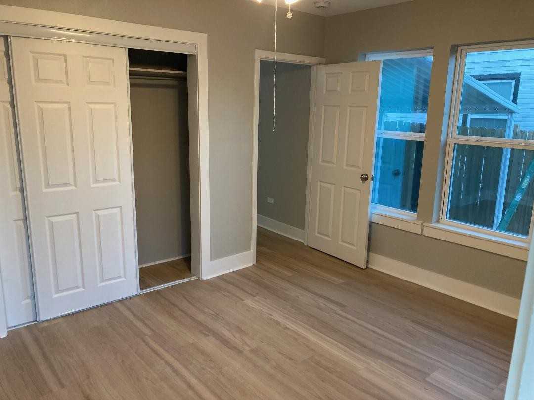 736 W 1st Ave #B - Photo 2 of 13