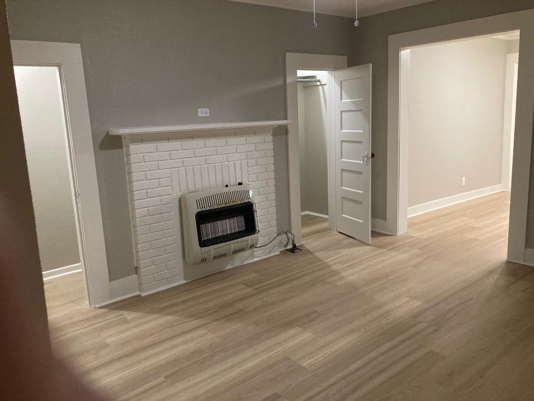 736 W 1st Ave #B - Photo 7 of 13