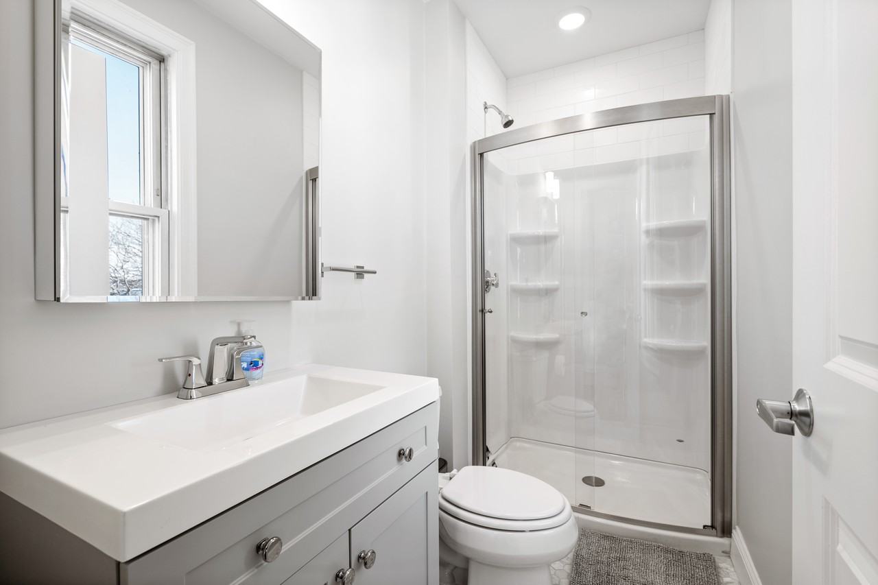 821 Saratoga St #3 - Photo 5 of 25