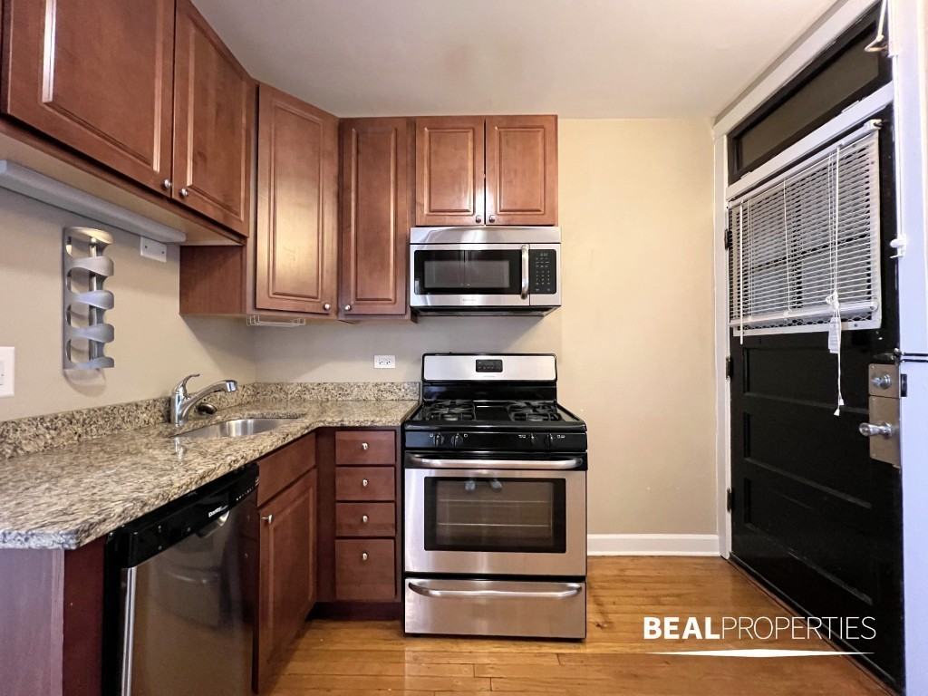 2106 W Ainslie St #2102E1 - Photo 4 of 9