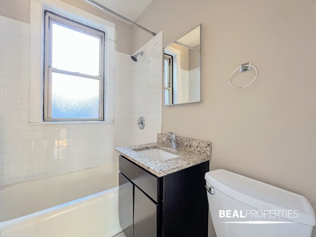 2106 W Ainslie St #2102E1 - Photo 6 of 9