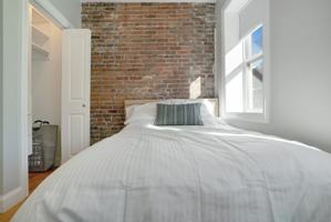 featured image of 162 Cottage St #5B