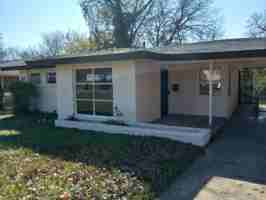 featured image of 1214 Adelaide Dr #NA