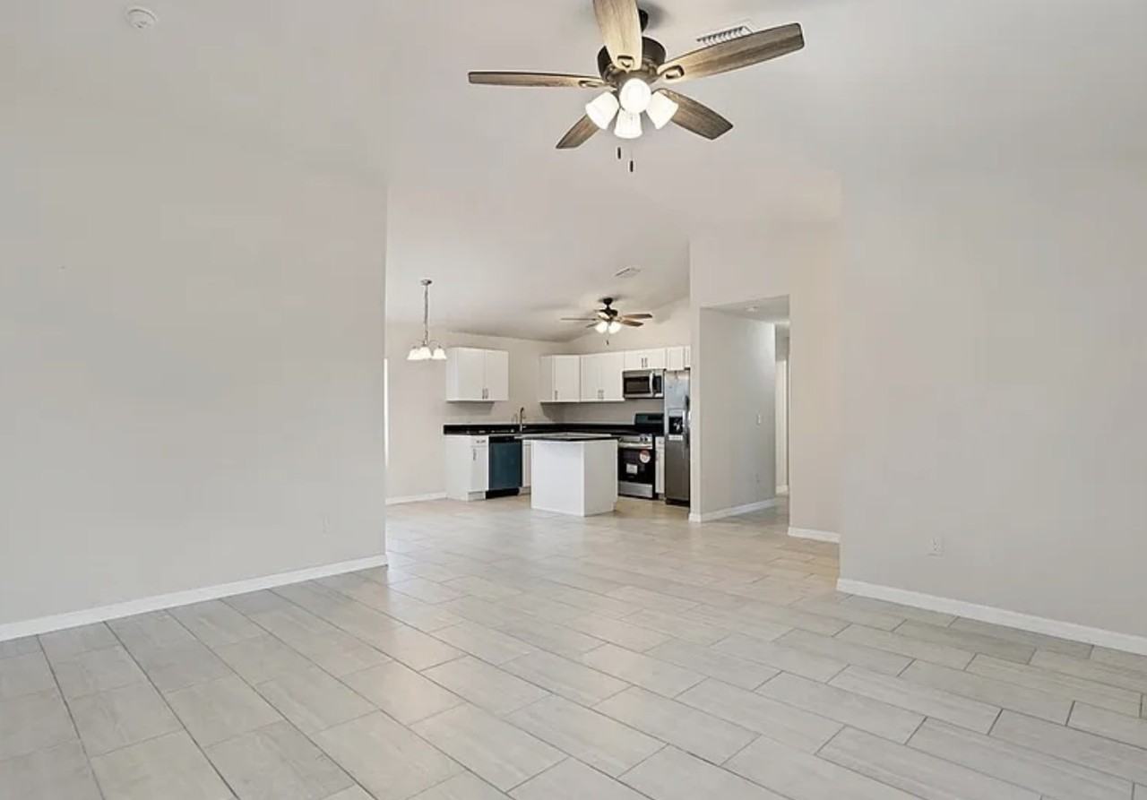 116 Se 2nd Ave #NA - Photo 2 of 20