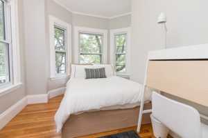 featured image of 153 Trenton St #4