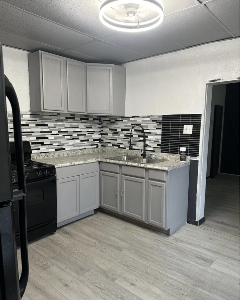 705 2nd Ave #NA - Photo 4 of 9