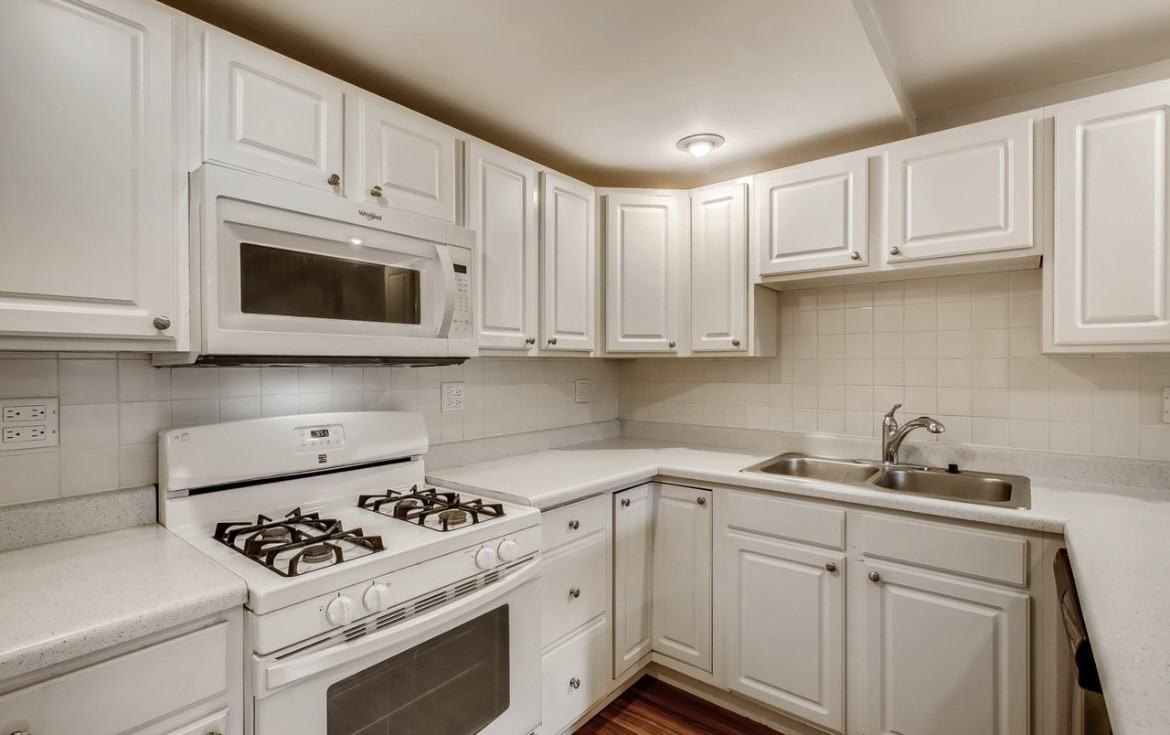 722 S Oakley Blvd #1 - Photo 6 of 20