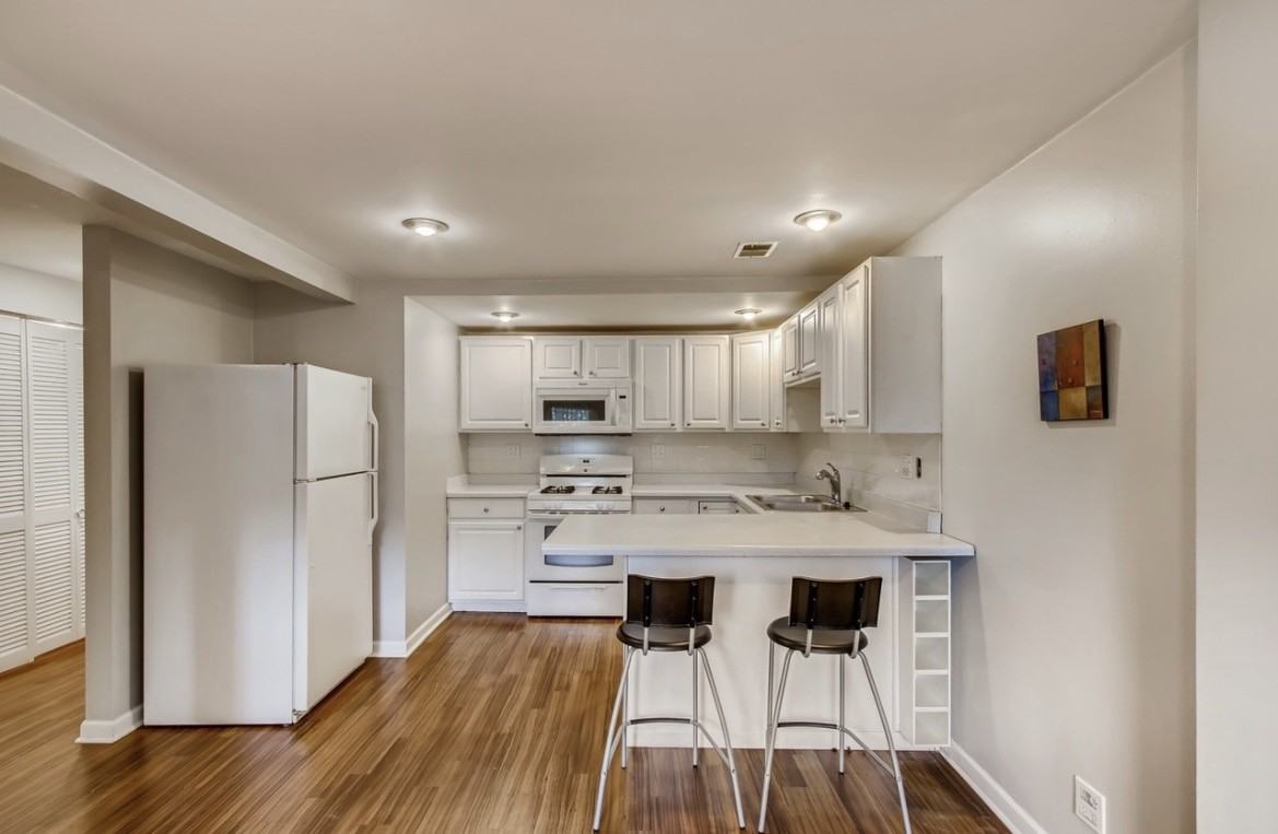 722 S Oakley Blvd #1 - Photo 7 of 20