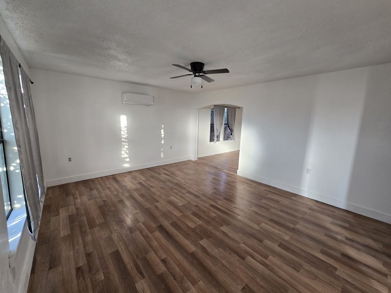 1210 N Crain St #NA - Photo 4 of 16