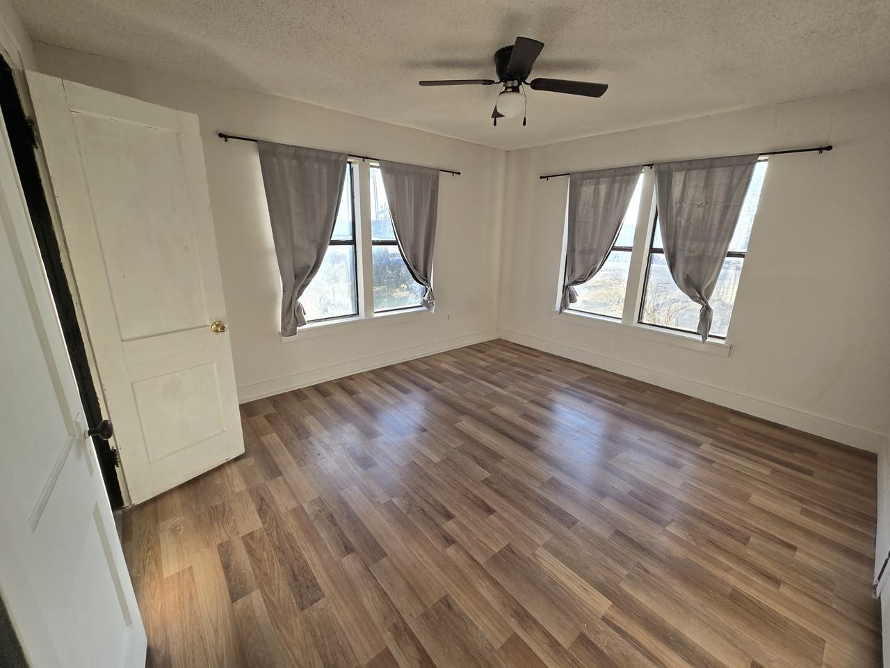 1210 N Crain St #NA - Photo 5 of 16