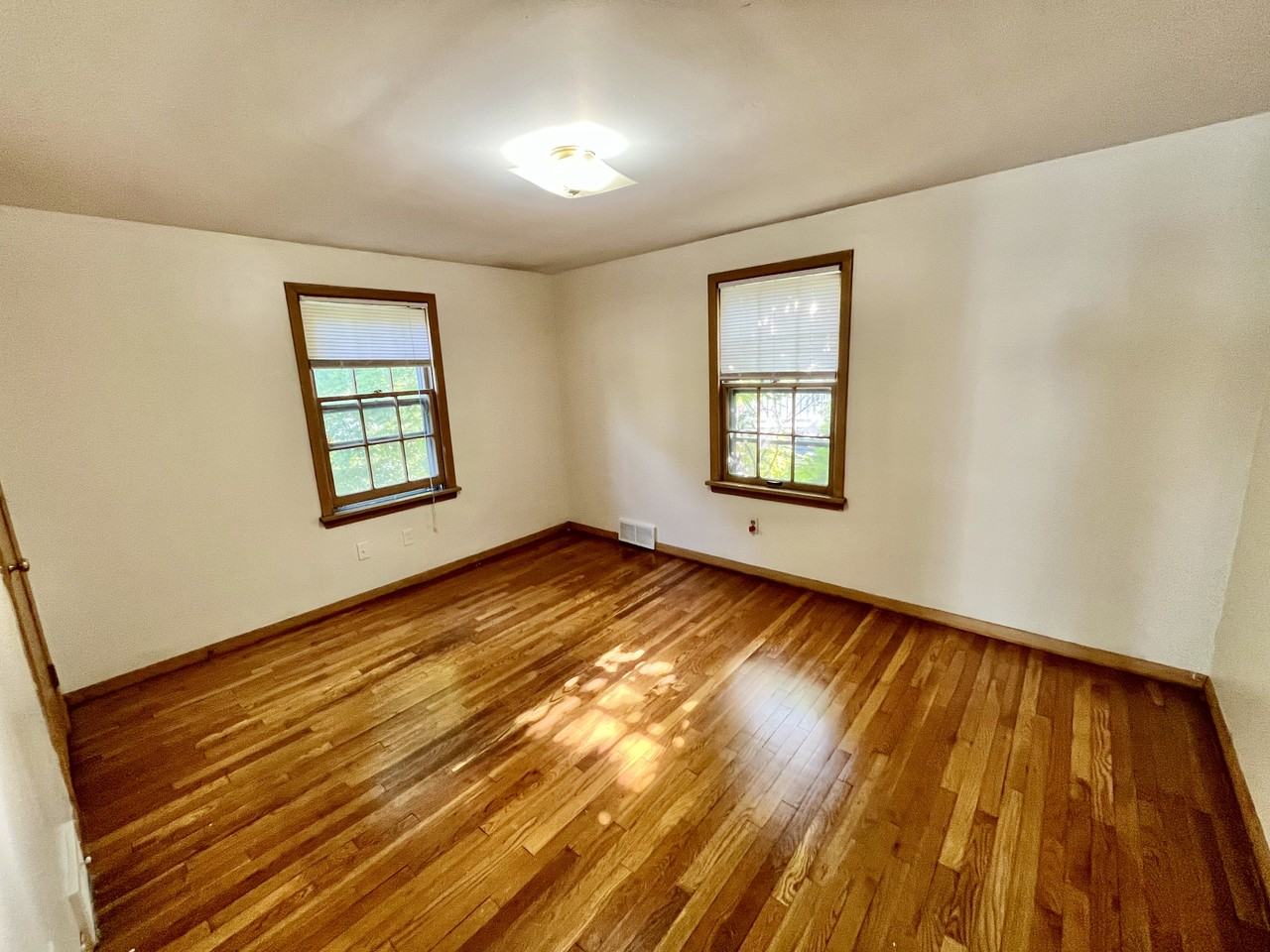 2463 Derbyshire Rd #NA - Photo 6 of 13